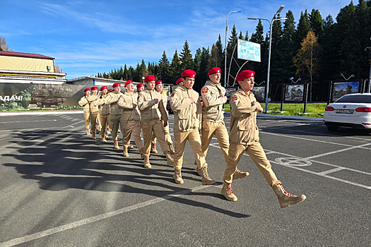 Актриса Аглая Шиловская встретилась с контрактниками в Едином пункте отбора на военную службу в Москве