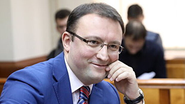 Суд продлил до 4 октября срок домашнего ареста пресс-секретарю Роскомнадзора В.Ампелонскому