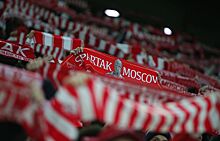 Фанаты "Спартака" выбежали на поле после матча с "Амакаром"
