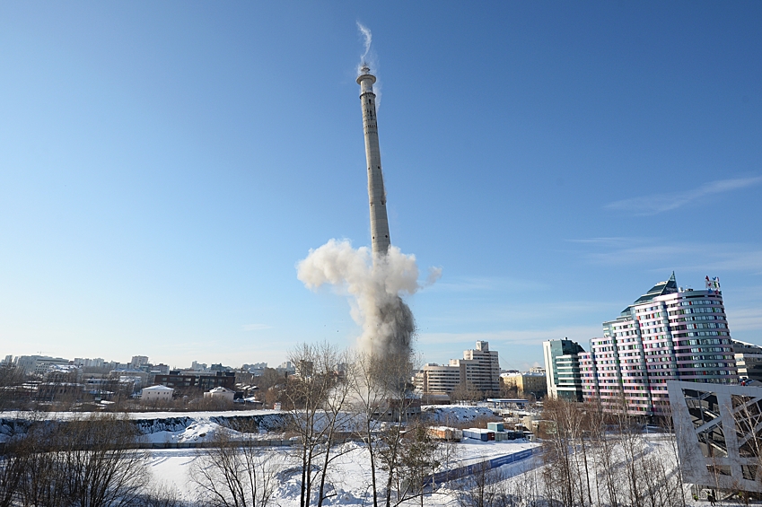 Строительство телебашни, высота которой составляет 361 метр, началось еще в 1983 году.