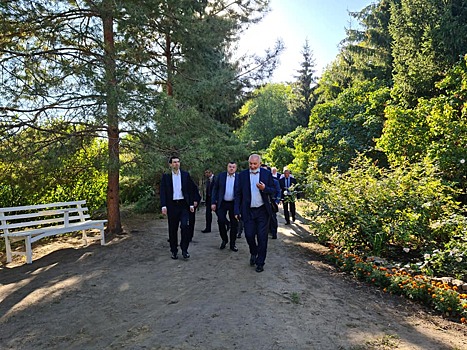 Полпред Президента в ЦФО Игорь Щёголев и губернатор Александр Никитин посетили музей-усадьбу «Ивановка»