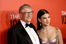 Билл Гейтс вышел в свет вместе с 19-летней дочерью