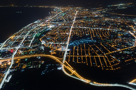 Город не хочет засыпать: волгоградский фотограф показал красоту ночного города с высоты