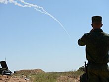 На учениях в Астраханской области провели боевые стрельбы ЗРК С-300 и С-400