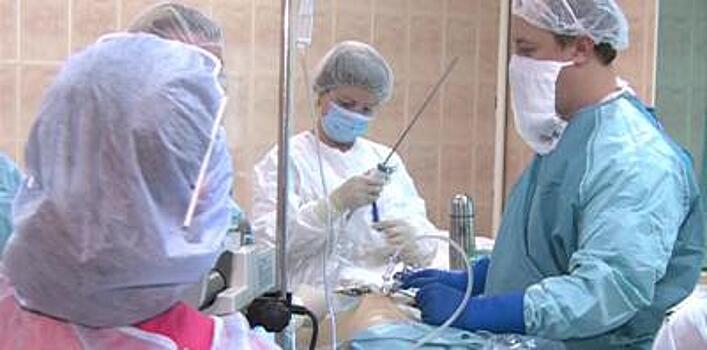 Всемирно известный хирург провел операцию больному раком рязанцу