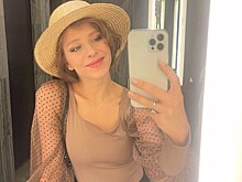 «Какая вы стройная»: Елизавета Арзамасова в кожаной юбке-шортах прогулялась по Дубаю