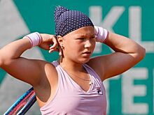 Видеообзор победы россиянки Шнайдер над Кучовой в первом круге Australian Open