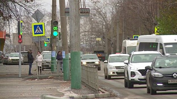 Пензенцы начали возить врачей на вызовы на своих машинах