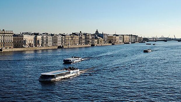 Эксперты рассказали, сколько туристов летом посетят Санкт-Петербург