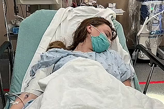 Студентка выжила после удара молнии в грудь