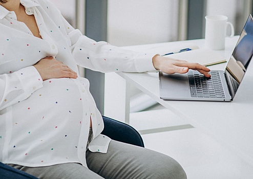 Беременные россиянки доверились соседке по палате и потеряли 6 млн рублей. Что она обещала