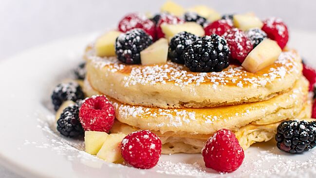 Рецепт за 5 минут: самые вкусные и пышные панкейки с секретным ингредиентом