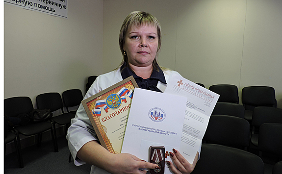 Медаль за борьбу с коронавирусом получила медсестра из Линево
