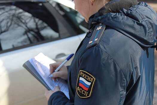 В Курске гражданин Нигерии расстался с Мерседесом, правами и 250 рублями