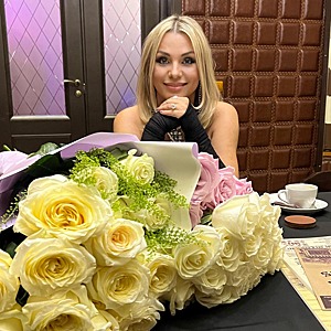 Хатшылармен супер сексті онлайн көріңіз