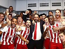 Владелец «Олимпиакоса» вылечился от коронавируса. Через него болезнь добралась до АПЛ