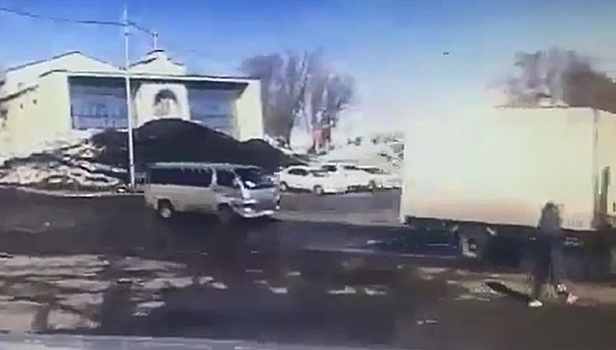 На Камчатке невнимательный водитель насмерть переехал пешехода. Видео