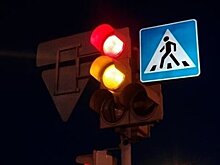 В Казани водитель наехал на двух школьниц на пешеходном переходе — девушки попали в больницу