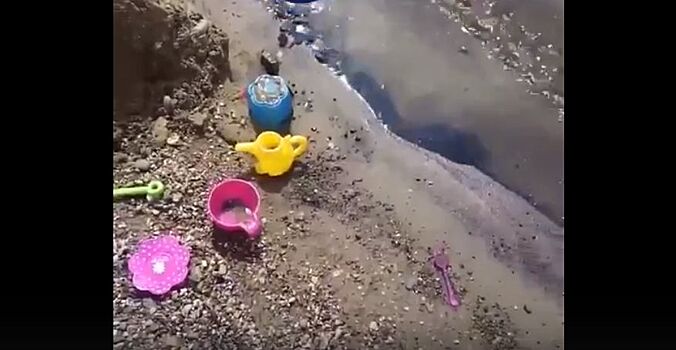 Костромичи нашли нефть на центральном пляже