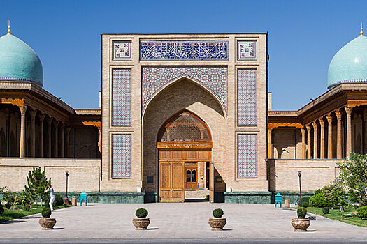 Guardian: жители Ташкента платят "высокую цену" за прогресс
