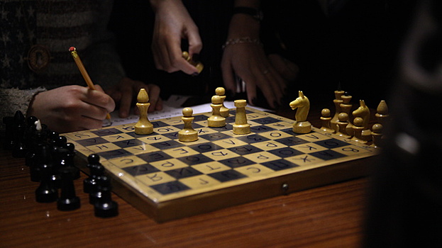 Более 40 тыс учеников школ обучаются игре в шахматы в Подмосковье
