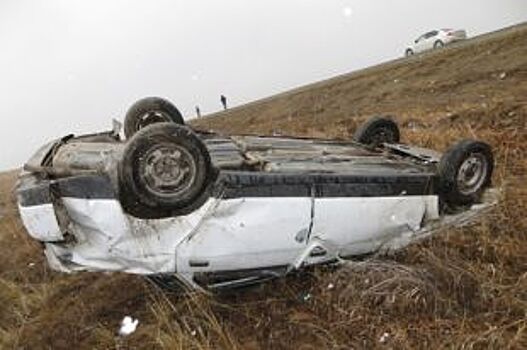 Водитель «десятки» погиб под Карталами, улетев во время снегопада в кювет