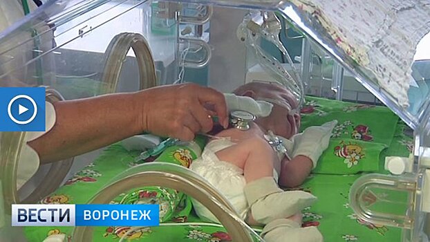 «Умещалась на ладошке». Как в перинатальном центре Воронежа спасают недоношенных детей