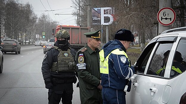 В Пензе 10 новых граждан России отправили в военкомат