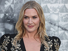 Кейт Уинслет вышла в свет с 21-летним сыном-сценаристом