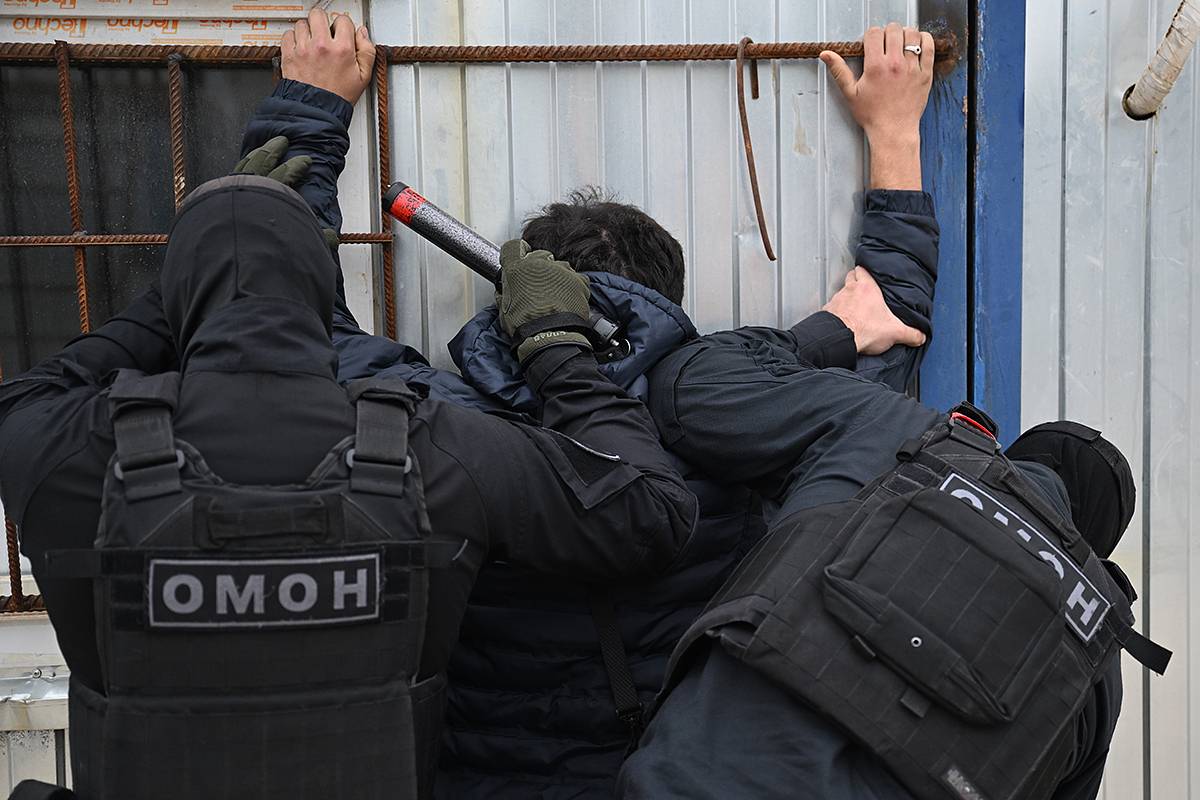 Результаты рейда силовиков в российском городе попали на видео