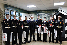 В Самарской области полицейские и общественники совместно с представителями «Движения Первых» вручили первые паспорта юным жителям региона