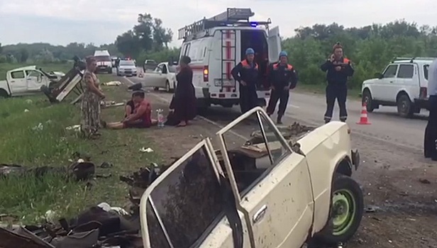 Полиция опубликовала видео с места ДТП в Ростовской области, где погибло пять человек