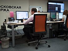 Российский рынок акций растет вслед за нефтью