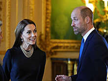 Принцесса Кейт Миддлтон в серьгах принцессы Дианы посетила выставку в Виндзоре