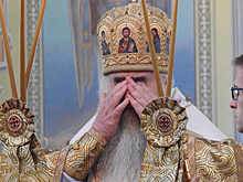 Митрополит Лонгин отслужил последнюю в Саратове литургию