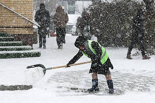 В российском городе потолок в доме продавило снегом