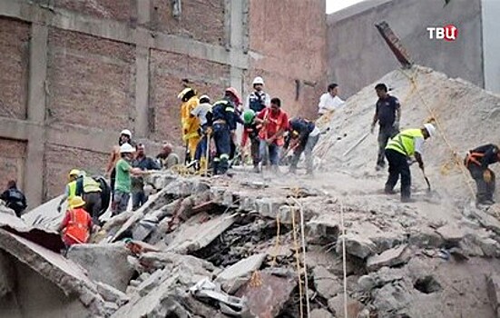 В Мексике объявлен трехдневный траур по жертвам землетрясения