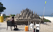 Король пляжа: бразилец построил песчаный замок и живет в нем уже 22 года