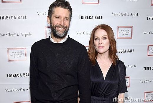 Фото: Наоми Уоттс и Джулианна Мур на вечере TriBeCa Ball