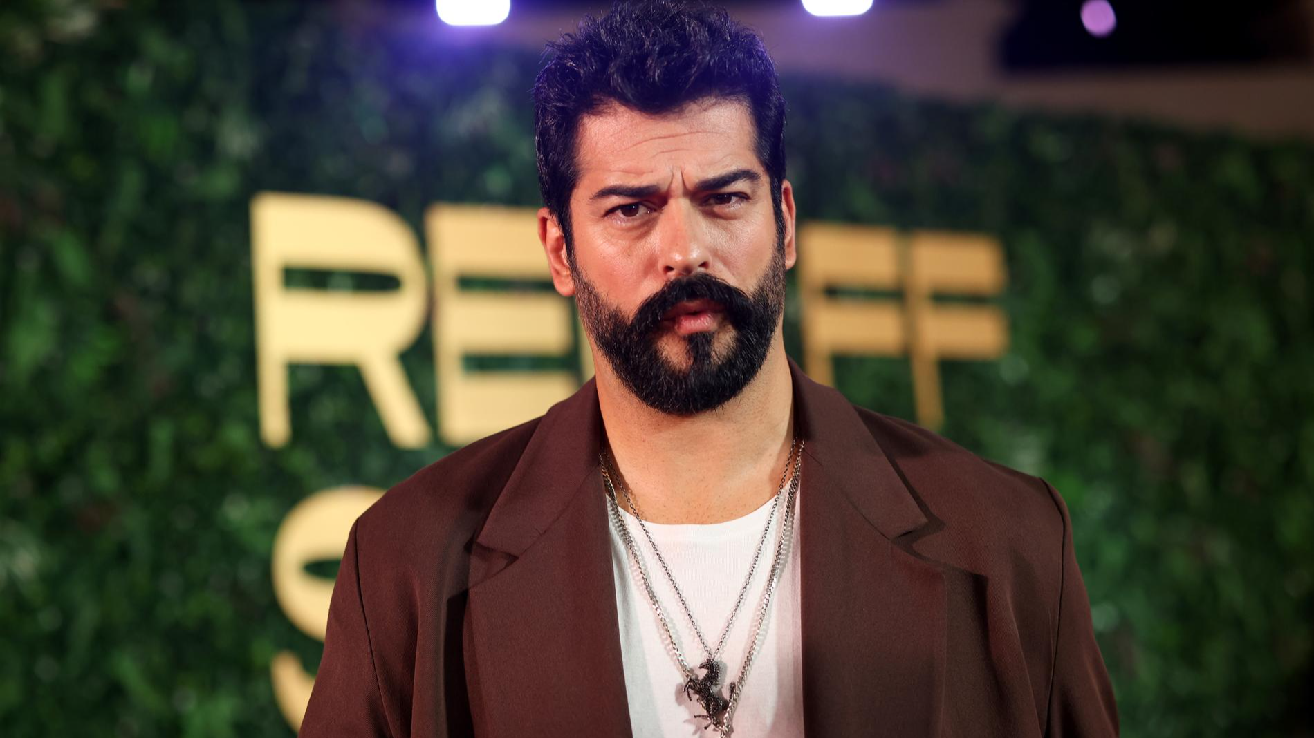 Бурак Озчивит высказался о своём спектакле в Москве, который раскритиковала Ксения Алфёрова: «У нас разные культуры»