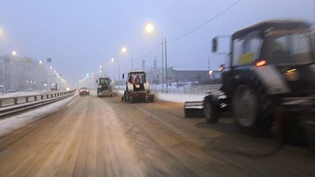 Кировчане пожаловались на работу подрядчиков по уборке снега в выходные