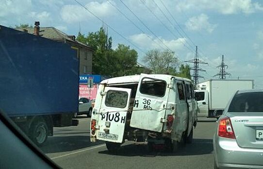 В сети поглумились над стареньким УАЗ