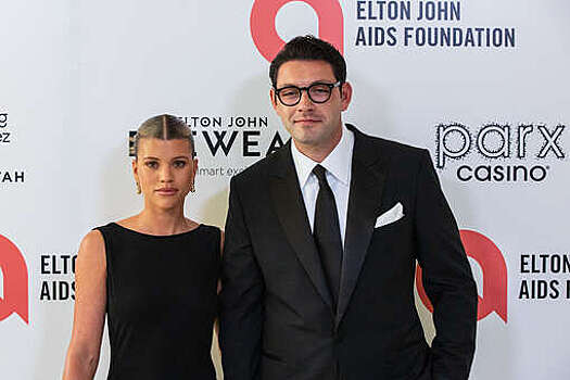 Супермодель Софию Ричи впервые заметили на прогулке после новости о беременности