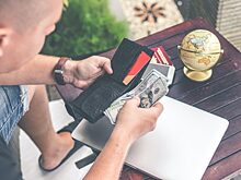 Инвесторы уходят в кэш из-за «омикрона» и ФРС