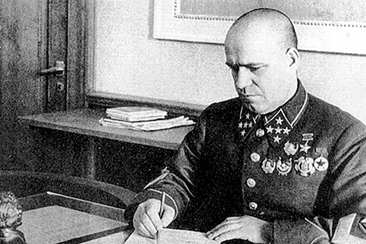 «Нервный центр» сверхдержавы:  репортаж из кабинета пяти советских министров обороны