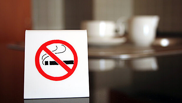 Эксперт назвал риски при введении обезличенной пачки сигарет
