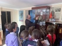 Представители Совета ветеранов организовали экскурсию для школьников из Марушкинского