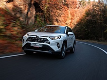 От 2,5 млн рублей: в России возобновили продажи Toyota RAV4