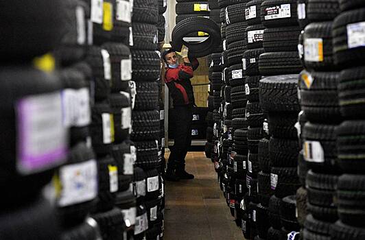 Московским автомобилистам отсоветовали менять резину