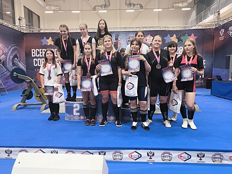 Куряне завоевали 9 медалей на Всероссийских состязаниях по пауэрлифтингу